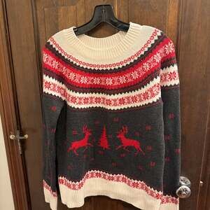 Reindeer sweater Loft Gray Knitted Deer Christmas Long Sleeve Sweater Size W-M